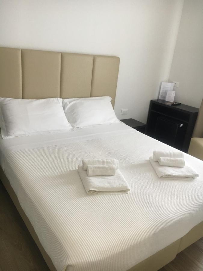 Hotel Saxon Rimini Buitenkant foto