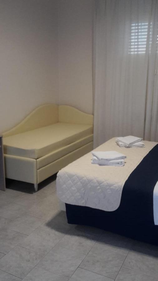 Hotel Saxon Rimini Buitenkant foto