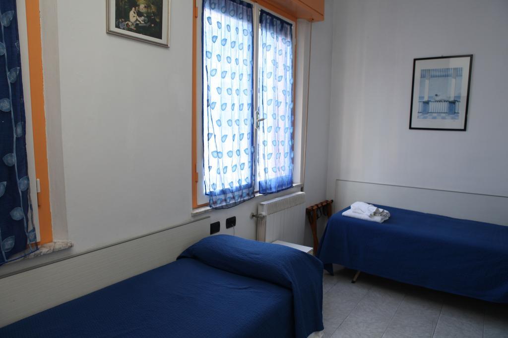 Hotel Saxon Rimini Buitenkant foto
