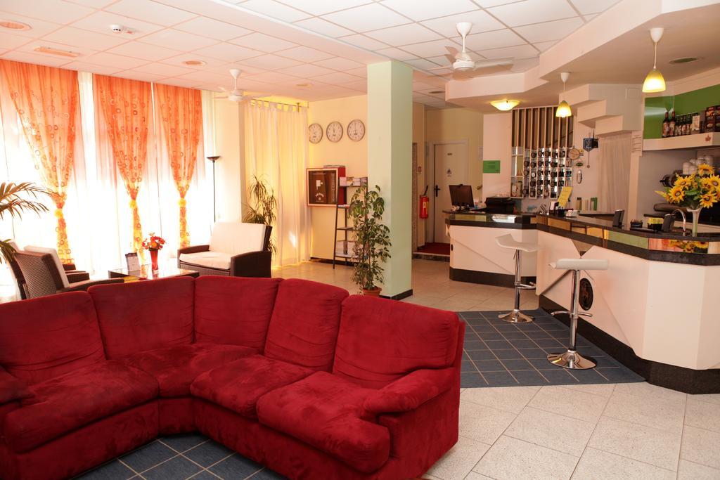 Hotel Saxon Rimini Buitenkant foto