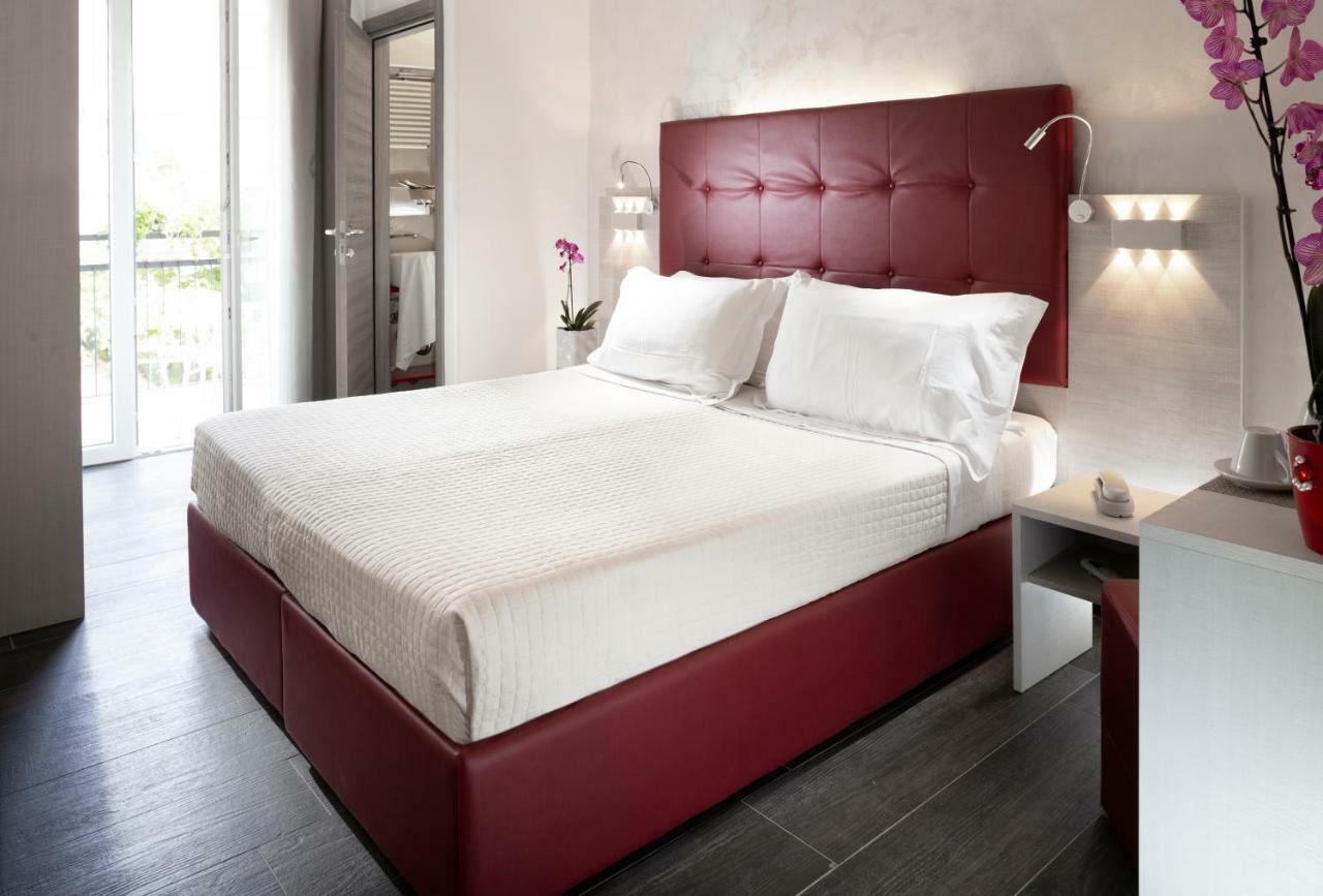 Hotel Saxon Rimini Buitenkant foto